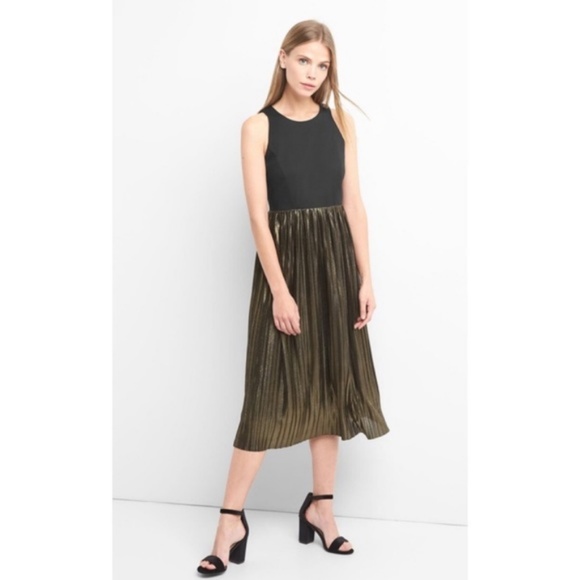 GAP Dresses & Skirts - Gap Metalic Pleated Sleeveless Midi Dress